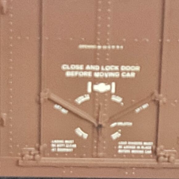 H.O scale main line of mid-America Illinois central boxcar brown and white - Picture 3 of 8
